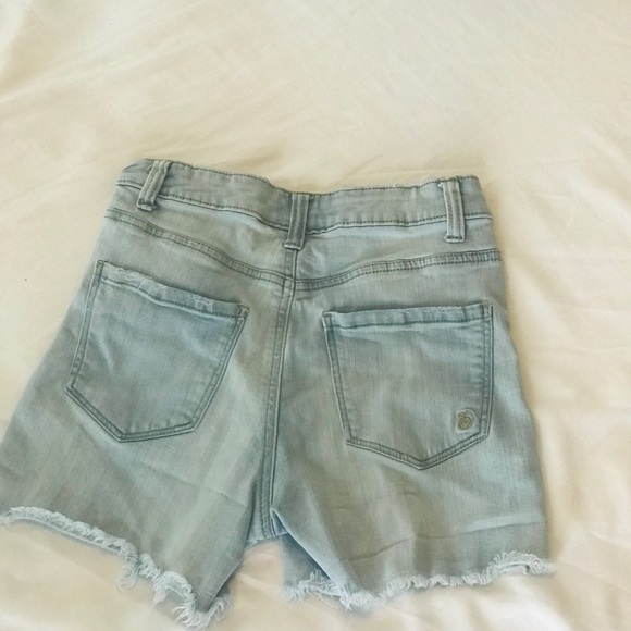 🥥🌊INDIGO REIN- HIGH WAISTED JEAN SHORTS🌊🥥 - Picture 4 of 4